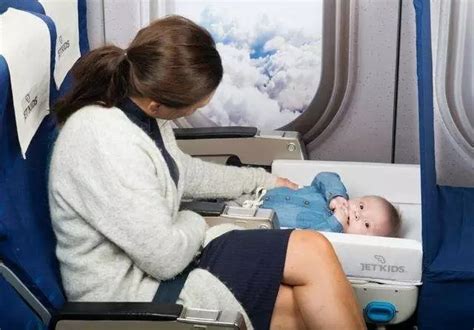 带婴儿去旅行，宝宝的机票应该怎么买？_凤凰网资讯_凤凰网