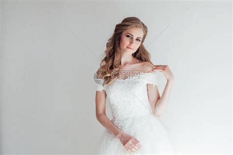 白色裙子温柔头像女生