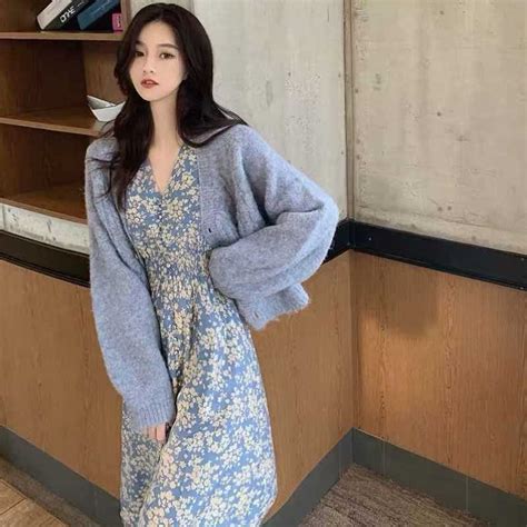 温柔长裙女生头像