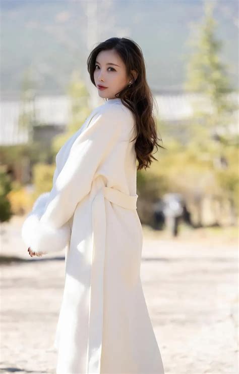 韩国女艺人秀智拍杂志写真秀出众美貌|美貌|写真|杂志_新浪新闻