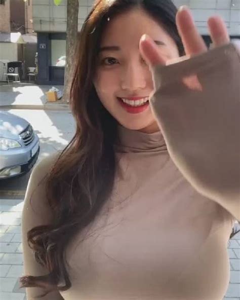 微胖甜美女生女网红头像