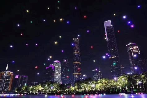 广州珠江夜景璀璨迷人，上千架无人机在天空如流星飞舞|广州珠江|天空|无人机_新浪新闻
