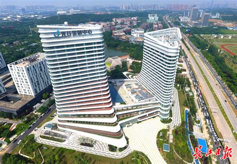 武汉加快建设“国家一流区域金融中心”，积极吸引全国性和外资金融机构到汉设总部 - 封面新闻