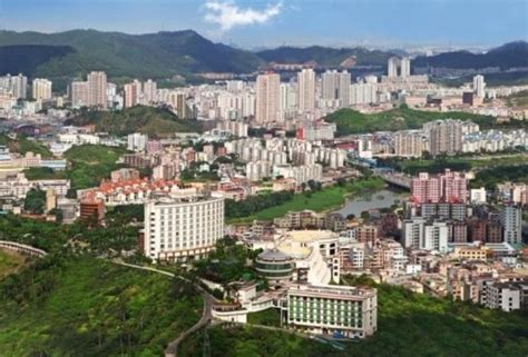 东莞最像香港的一个镇，樟木头镇的街区很发达，号称第二个香港城|樟木头镇|樟木头|香港城_新浪新闻