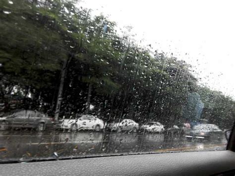 窗外下雨声_东南亚的雨