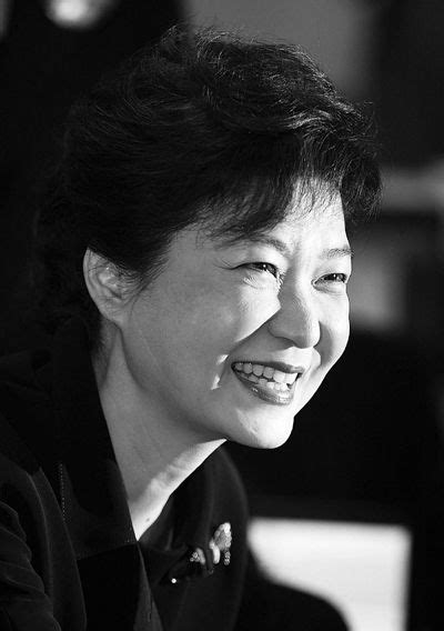 历数韩国各位总统，只有唯一的女总统朴槿惠被罢免