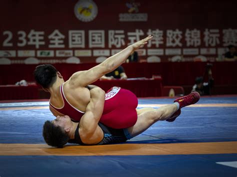 摔跤世锦赛自由式摔跤男子70公斤级：中国选手出战-搜狐大视野-搜狐新闻