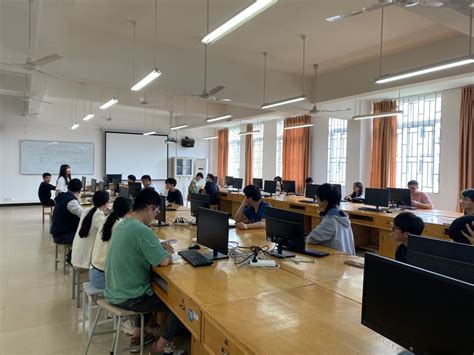 电子工程学院开展师生座谈会-桂林信息科技学院