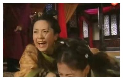 六位女星古装剧中挨板子，贾静雯王祖贤上榜，她被打实在痛快