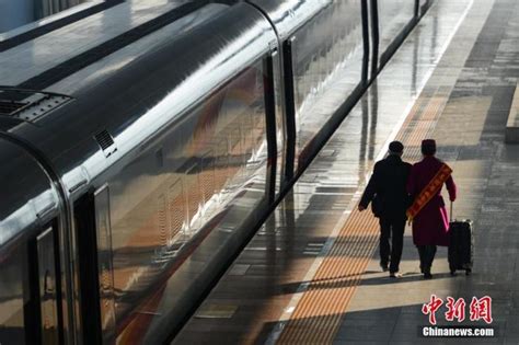 【2022年春运】铁路车站在做好防疫工作同时 做好重点旅客服务工作 - 周到上海