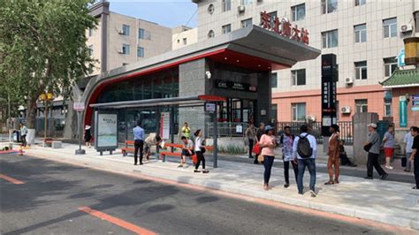 长春人民大街历史文化街区道路改造提升 已建成5座标准化、规范化公交站亭-中国吉林网