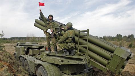 普京宣布俄罗斯暂停参加《新削减战略武器条约》，系俄美间仅剩的军控条约_凤凰网视频_凤凰网