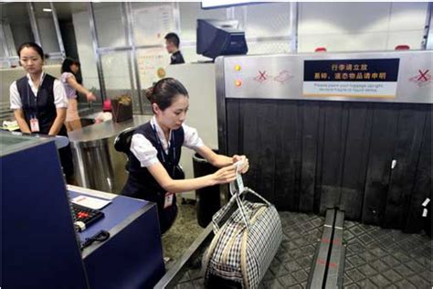 坐飞机行李箱多大尺寸可以带上飞机？飞机行李箱尺寸要求详解 - 必经地旅游网