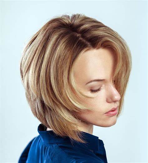 35 Modern Ways to Style A Feathered Bob in 2023