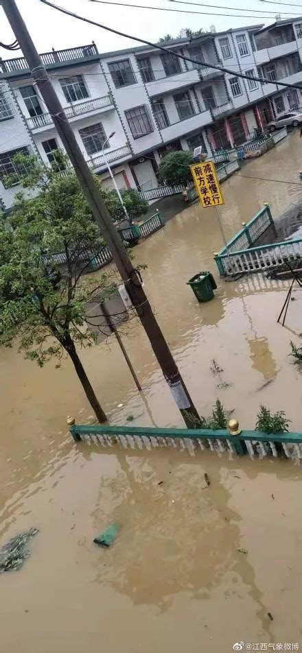 狂风＋暴雨！自贡今年以来最大一场降雨了解一下！