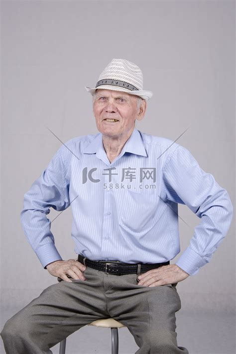 83岁老人看潇湘晨报，一眼认出找了半个多世纪的老友_凤凰网视频_凤凰网