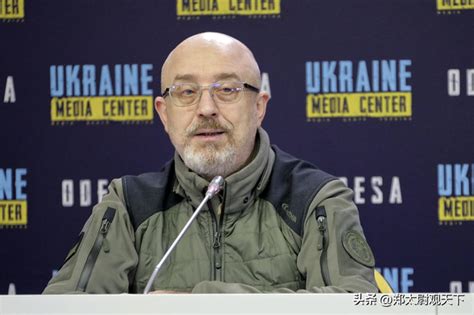 乌克兰防长官宣：冬天反攻！刽子手总司令：西方先给300辆坦克！|乌克兰_新浪新闻