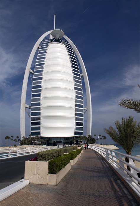 迪拜七星帆船酒店 Al Mahara梦幻浪漫海底餐厅（午餐／晚餐）线路推荐【携程玩乐】