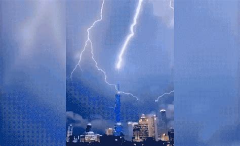 雷劈表情包图片