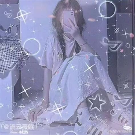 遮脸甜美女生头像图文版