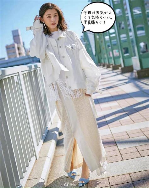 日本少女朝比奈彩泳装比基尼和私房写真图片
