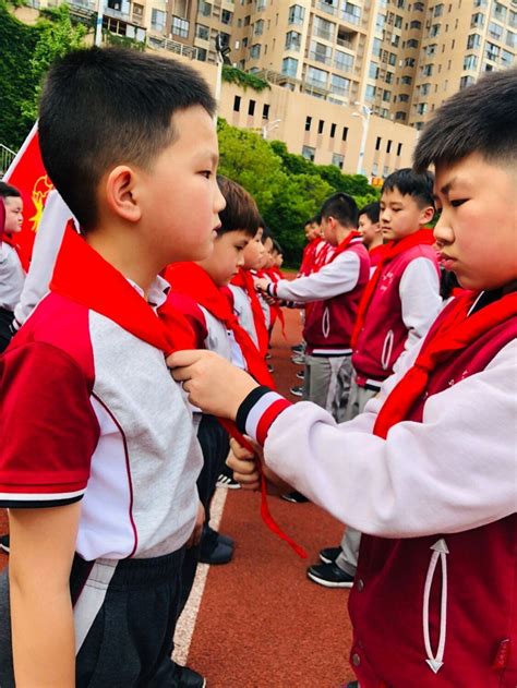 红领巾，我为你骄傲--少先队入队仪式_安源乐源学校