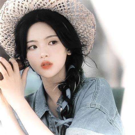 杨超越壁纸图片