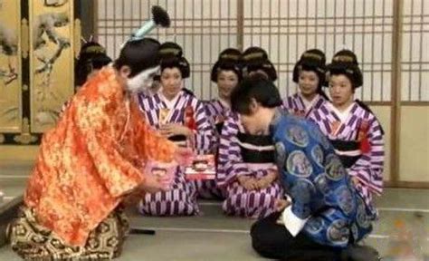 刘谦给日本人跪着磕头视频-刘谦为什么给日本人跪着磕头 - 见闻坊