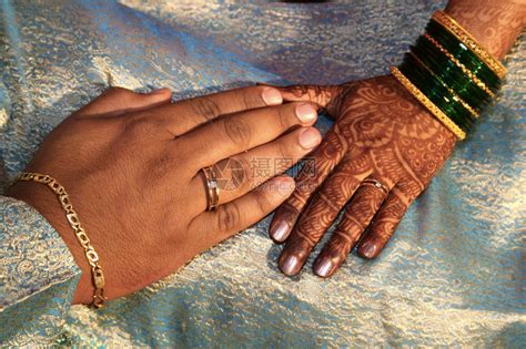 用镜头纪录传统的印度婚礼 – FOTOMEN