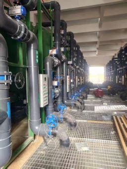 鹿寨县城南水厂高效集成过滤器安装完成!