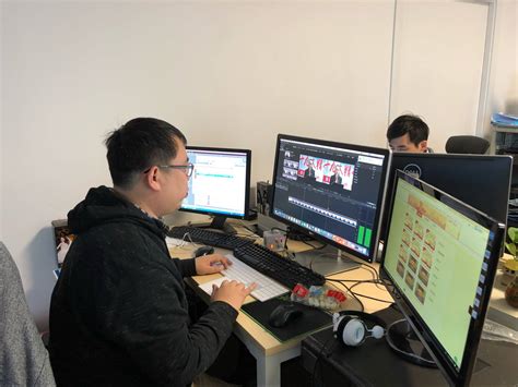 编辑室里 的图像结果