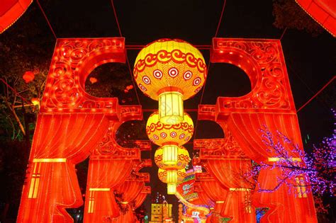 中国四川自贡的自贡灯节这是中国最大的元宵图片-包图网企业站