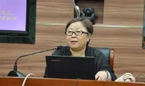 著名大学教授梁艳萍，被开除党取消硕导资格，她为什么引起众怒？_火星百科网