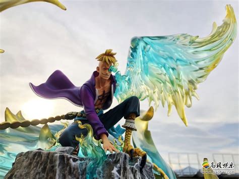 《海贼王》“不死鸟”马尔科发动能力雕像：完美还原了原作的形象-新闻资讯-高贝娱乐