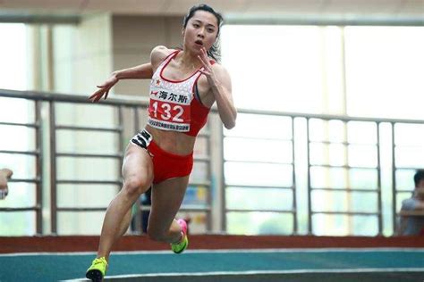中国短跑女神葛曼棋，小腹“纹身”惹争议，23岁长相清纯仍单身