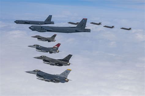 韩媒：美B-52H战略轰炸机参加美韩联合空中演习