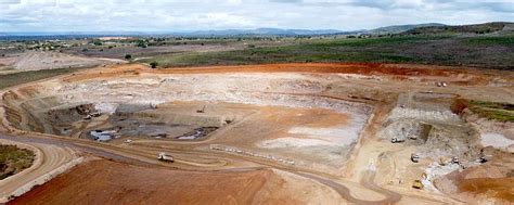 淡水河谷重组巴西贱金属业务 巴西矿业公司 淡水河谷 （Vale SA）周四宣布，公司重组在巴西的贱金属业务。根据这一决定， 淡水河谷 将把其在 ...