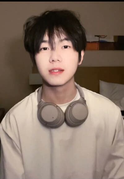秦文龙头像图片