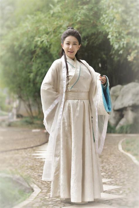 张暖雅诠释新版白娘子 《白蛇前传》3月26日上映_手机新浪网