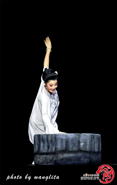 黄梅戏《徽州女人》连演三天 面见观众还授艺_中国（安庆）黄梅戏艺术节官方网站