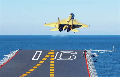 美军舰载机主力：F18“超级大黄蜂”
