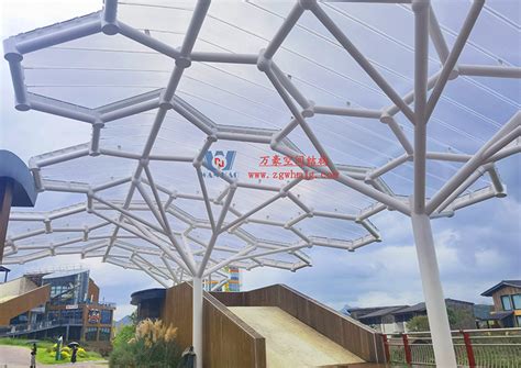 万豪空间结构员工到台州大板桥ETFE气枕天幕项目、温州铁定溜溜乐园ETFE天幕及PTFE