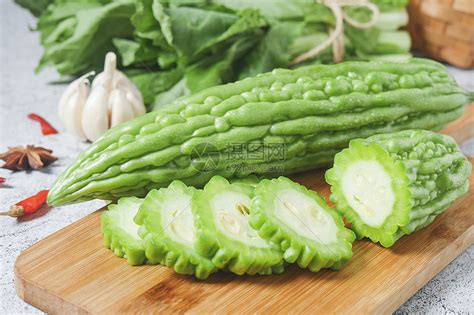 带你看蔬菜的花:苦瓜花图片