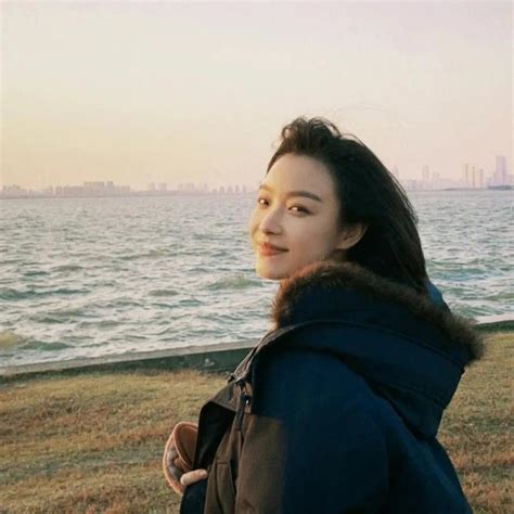 倪妮温柔头像女生