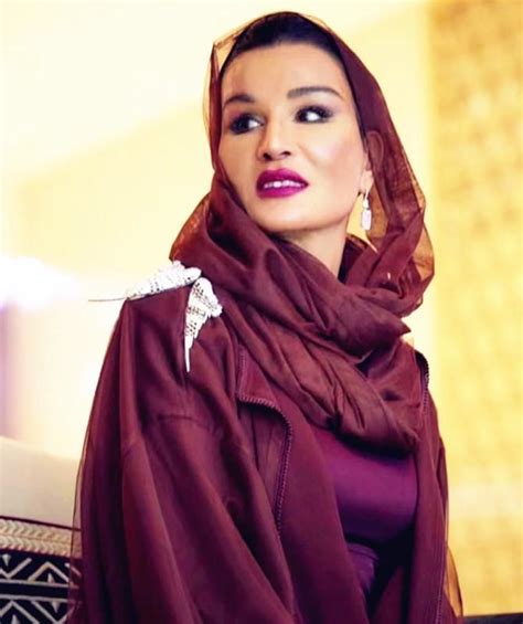 卡塔尔最会赚钱的女人，衣服都是高定款，一袭头巾也能演绎时尚