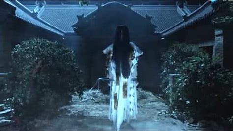 《笔仙怪谈》上映，三个恶灵惊悚同框，笔仙贞子携手大战古曼童_姐姐