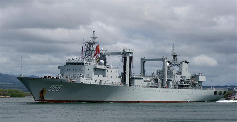 外媒：中国第二艘901航母补给舰入役 还有两艘在建——上海热线军事频道