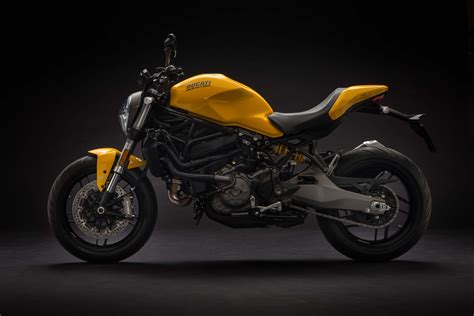 2020 Ducati Monster 821/821 Stealth | Motorcyclist