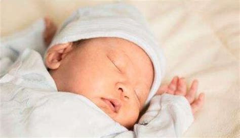 刚出生的婴儿怎么照顾（新生儿出生后24小时很重要）-幼儿百科-魔术铺