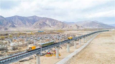 西藏最美高铁即将开通，从拉萨到林芝，只需3小时！_雅鲁藏布江